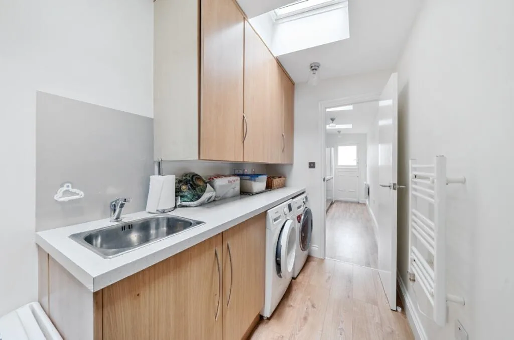8 bedroom house for rent