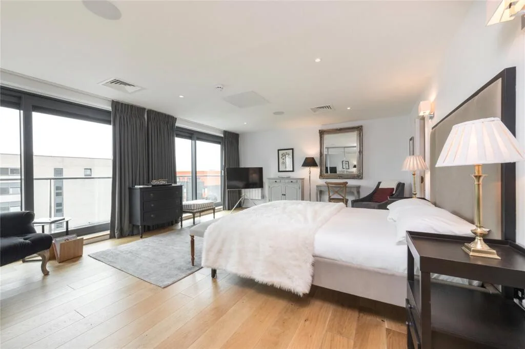 4 bedroom flat for rent