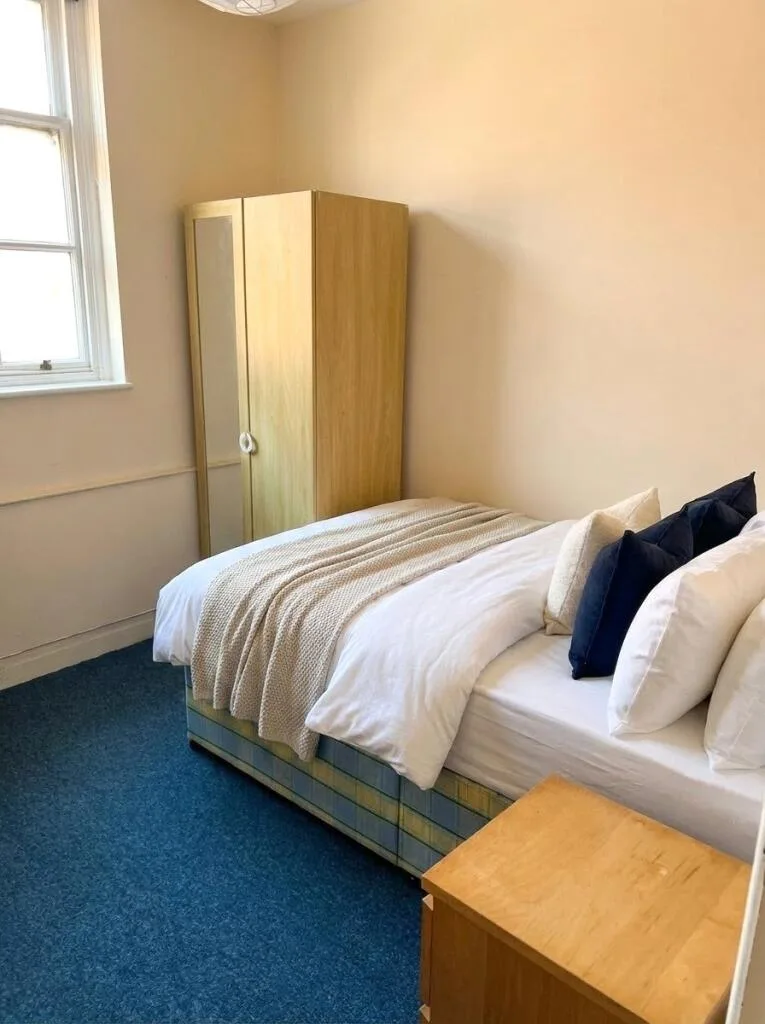 5 bedroom apartment for rent