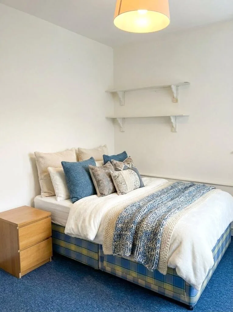 5 bedroom apartment for rent