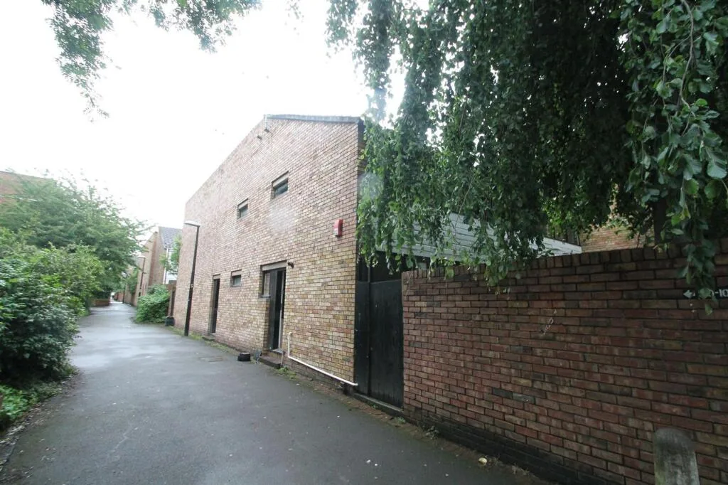 4 bedroom house for rent