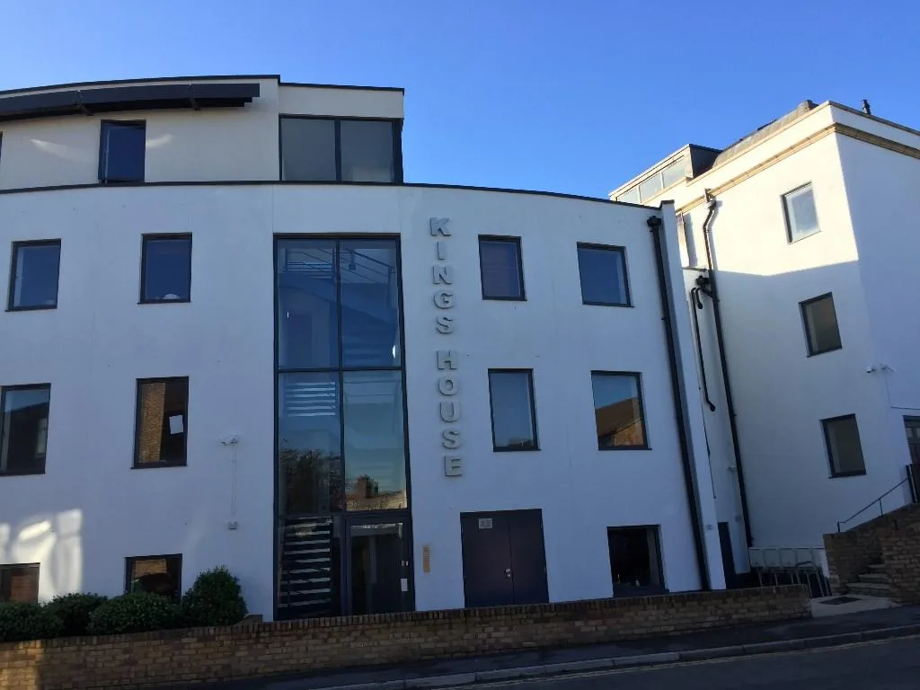 5 bedroom flat for rent