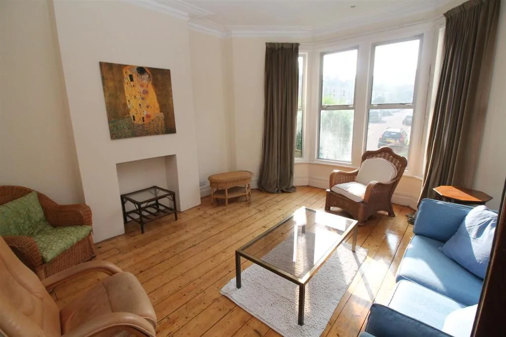 6 bedroom terraced house for rent