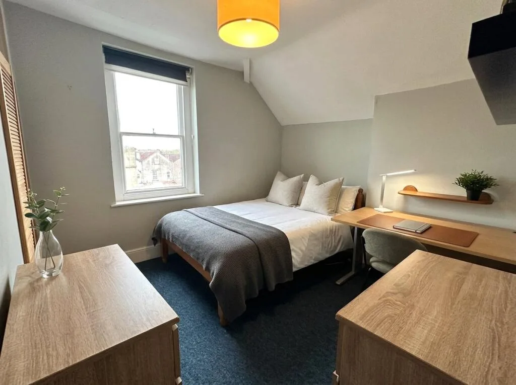 6 bedroom maisonette for rent