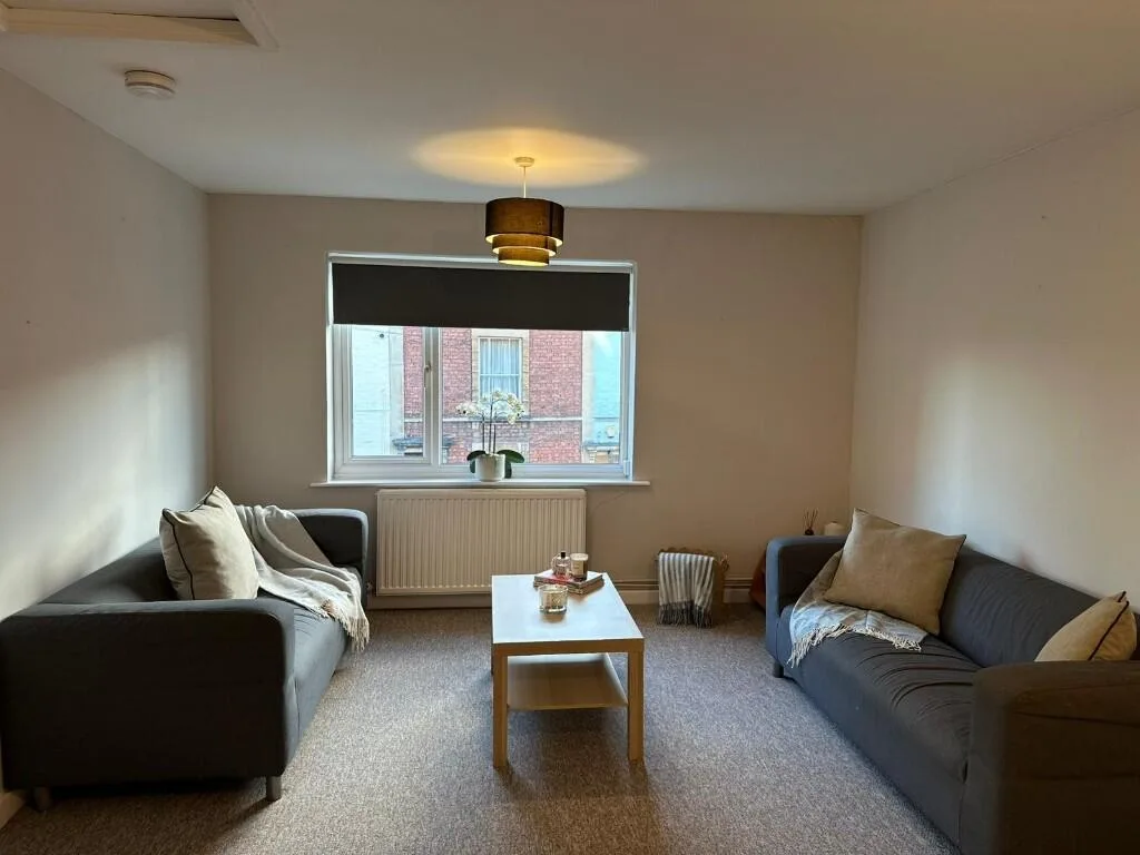 4 bedroom link detached house for rent