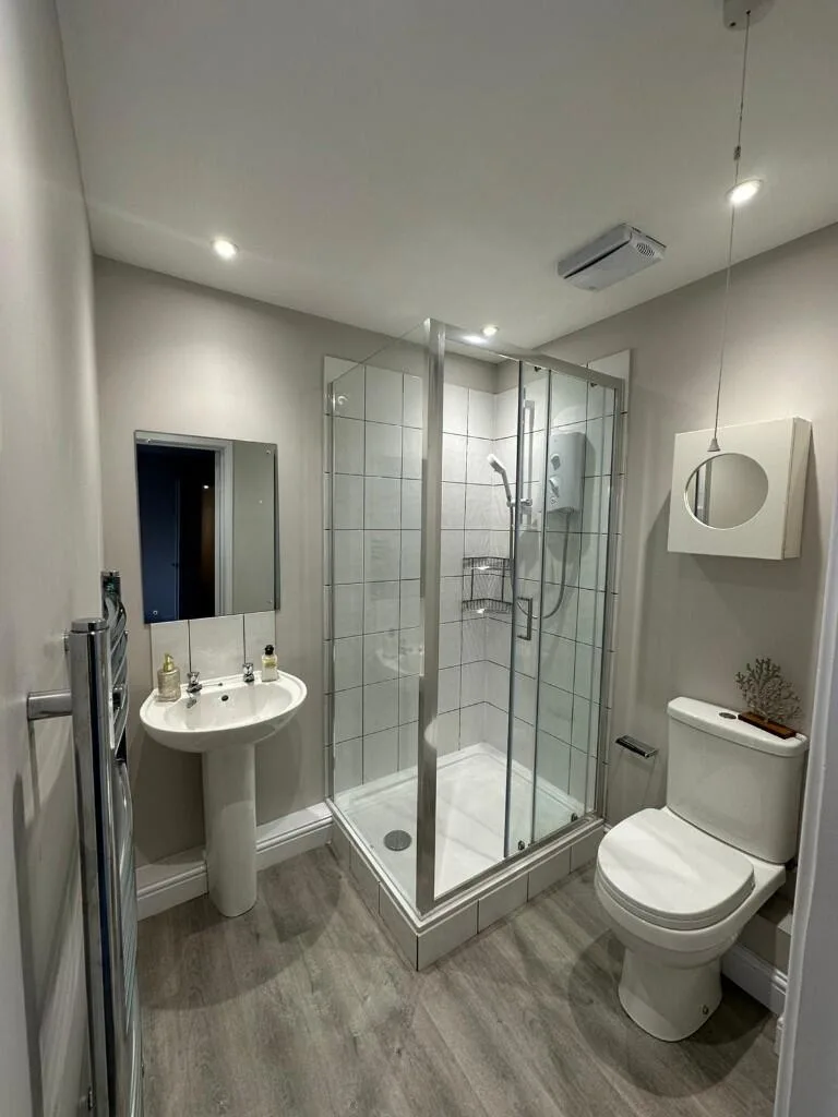 4 bedroom link detached house for rent