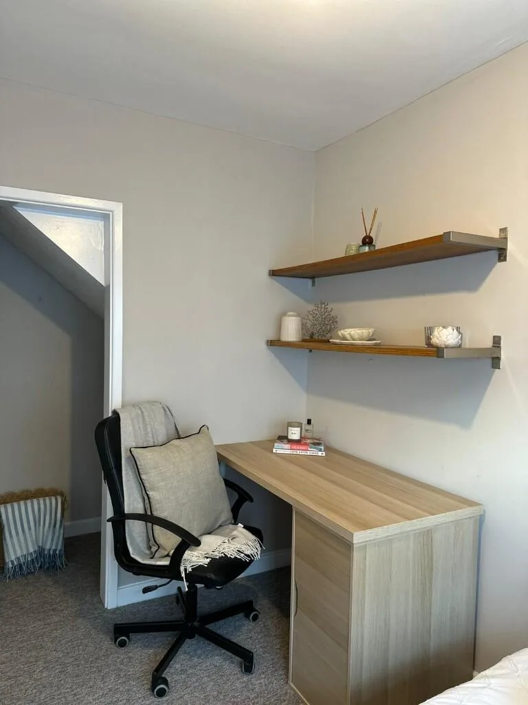 4 bedroom link detached house for rent