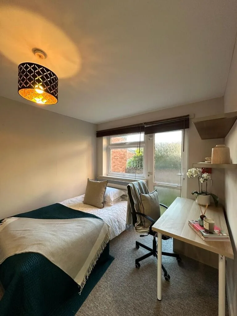 4 bedroom link detached house for rent