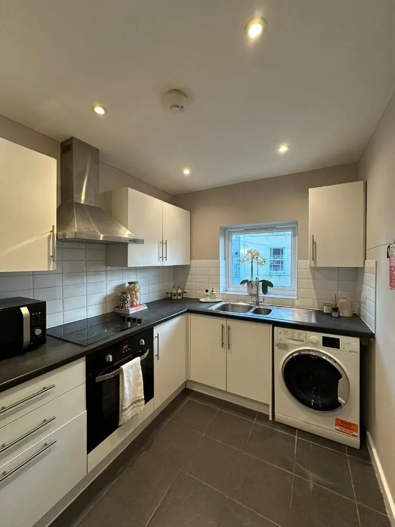 4 bedroom link detached house for rent