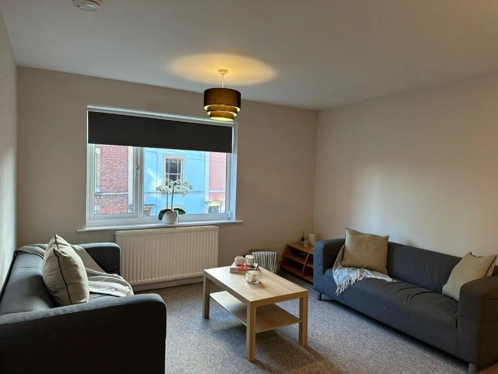 4 bedroom link detached house for rent