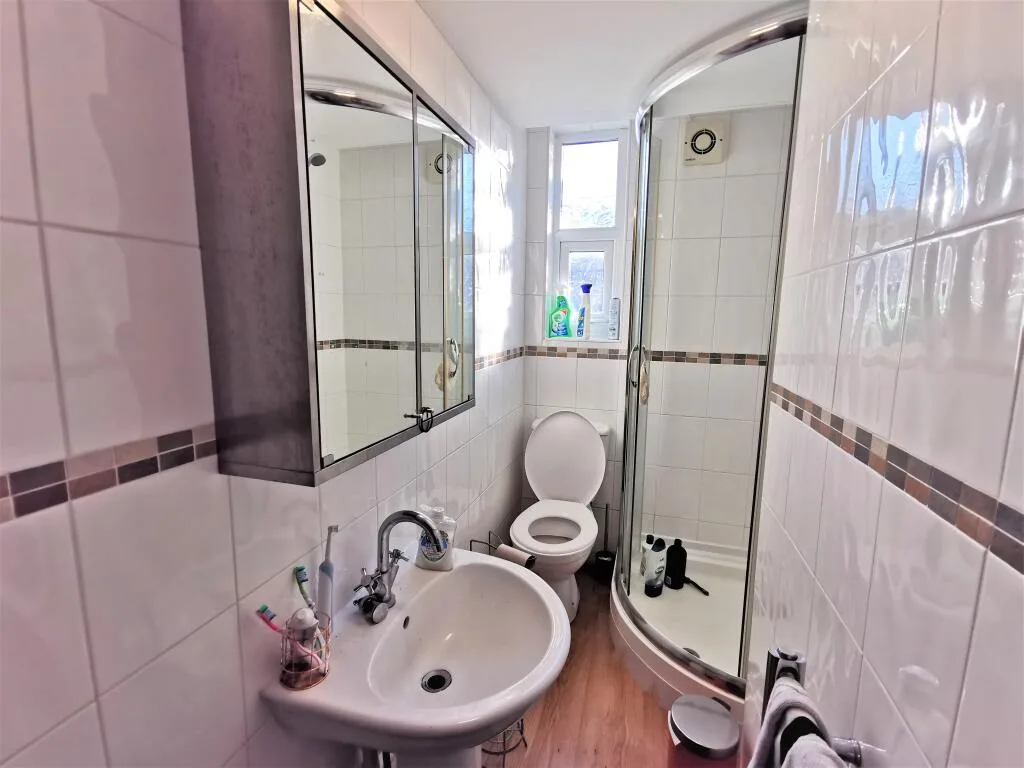 5 bedroom terraced house for rent