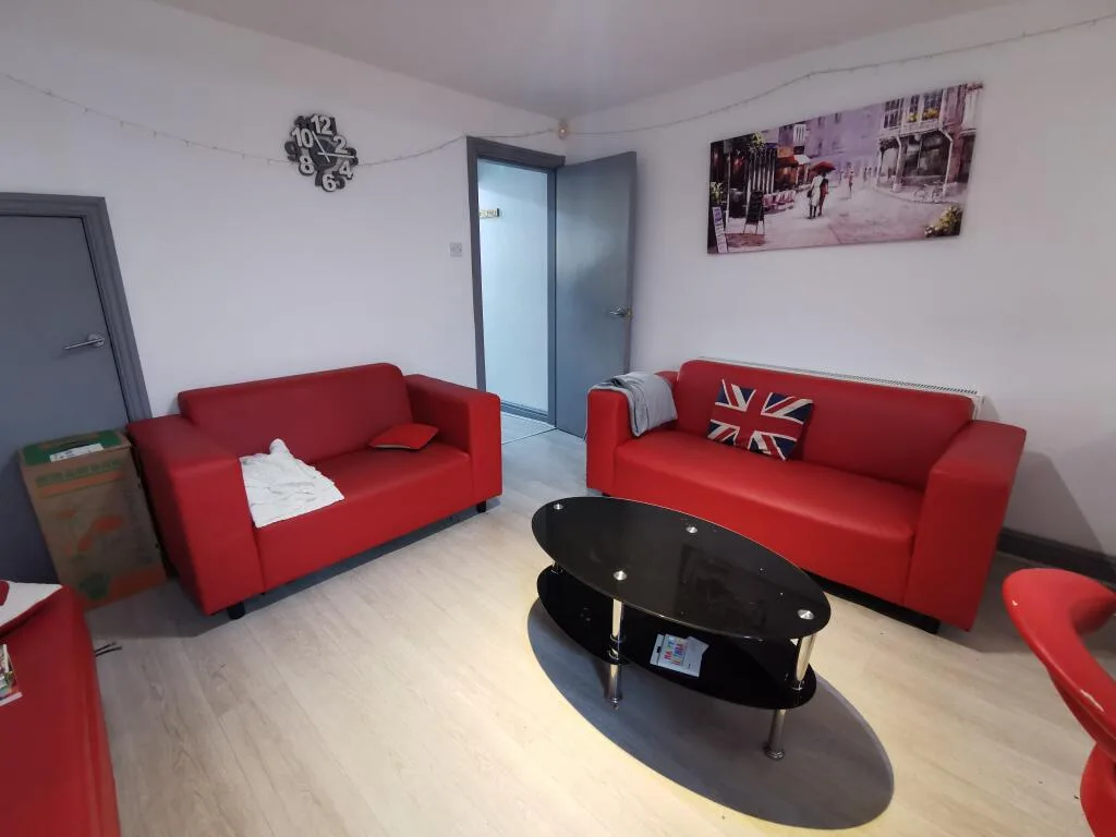 5 bedroom terraced house for rent