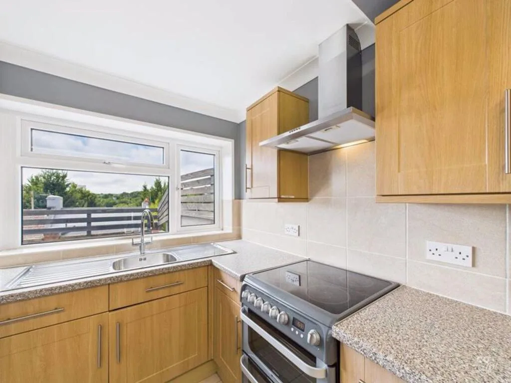5 bedroom terraced house for rent
