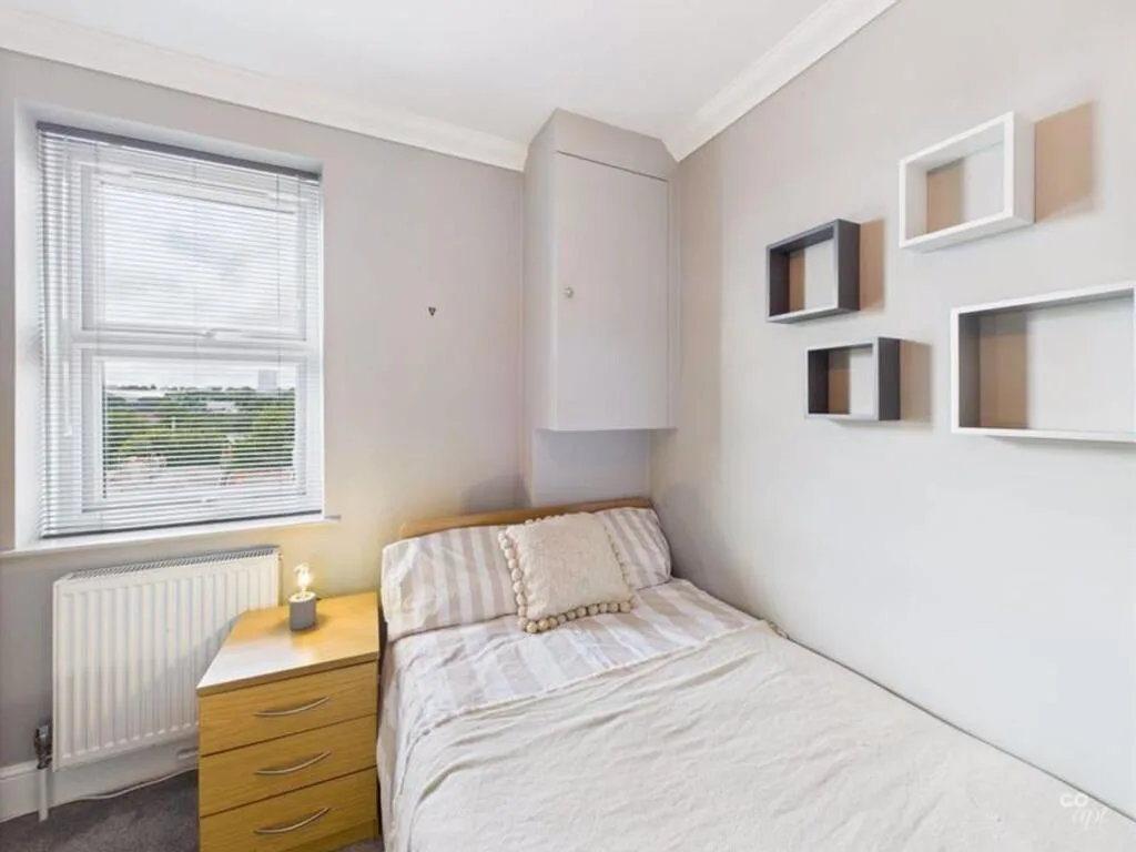 5 bedroom terraced house for rent