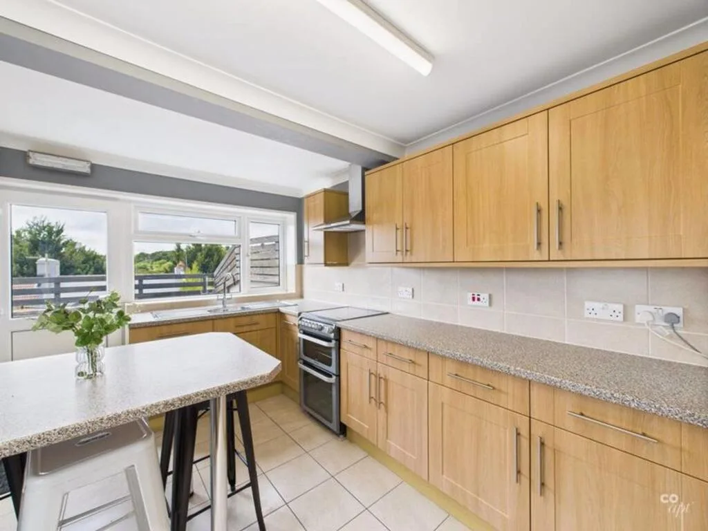 5 bedroom terraced house for rent