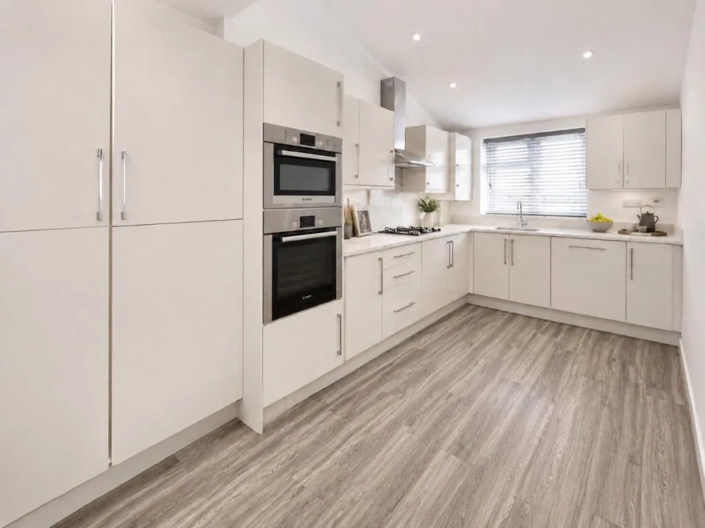 2 bedroom maisonette for rent