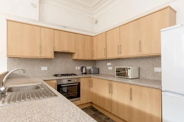 4 bedroom terraced house for rent
