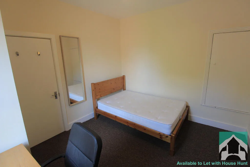5 bedroom terraced house for rent