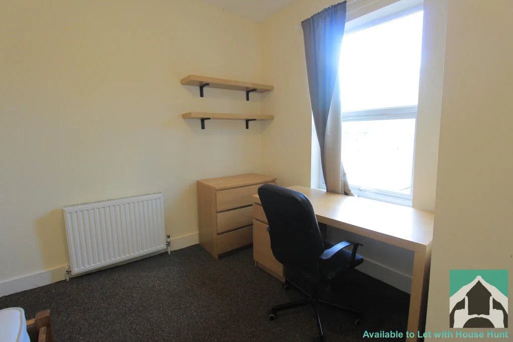 5 bedroom terraced house for rent