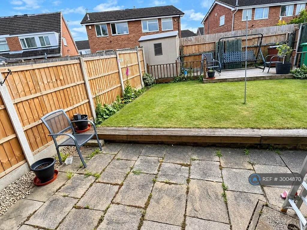 3 bedroom semi-detached house for rent
