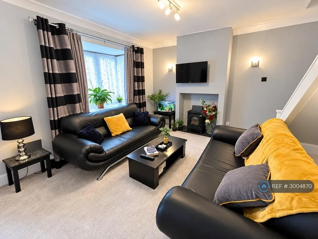 3 bedroom semi-detached house for rent