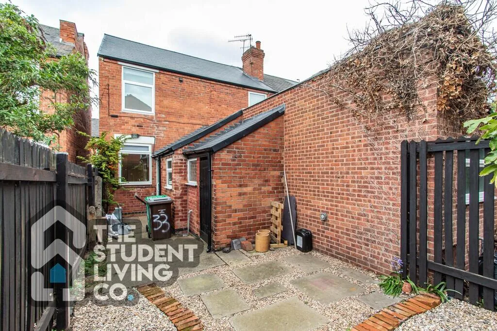2 bedroom terraced house for rent