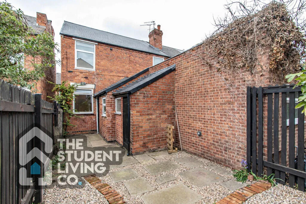 2 bedroom terraced house for rent