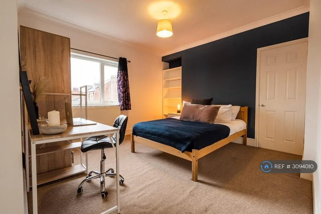 5 bedroom flat for rent