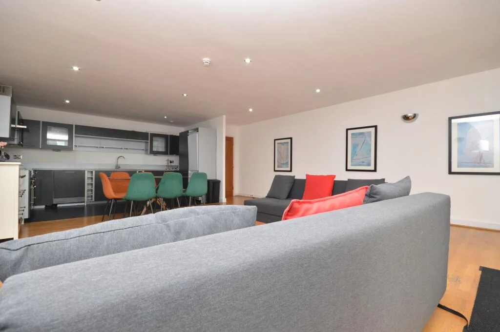3 bedroom flat for rent