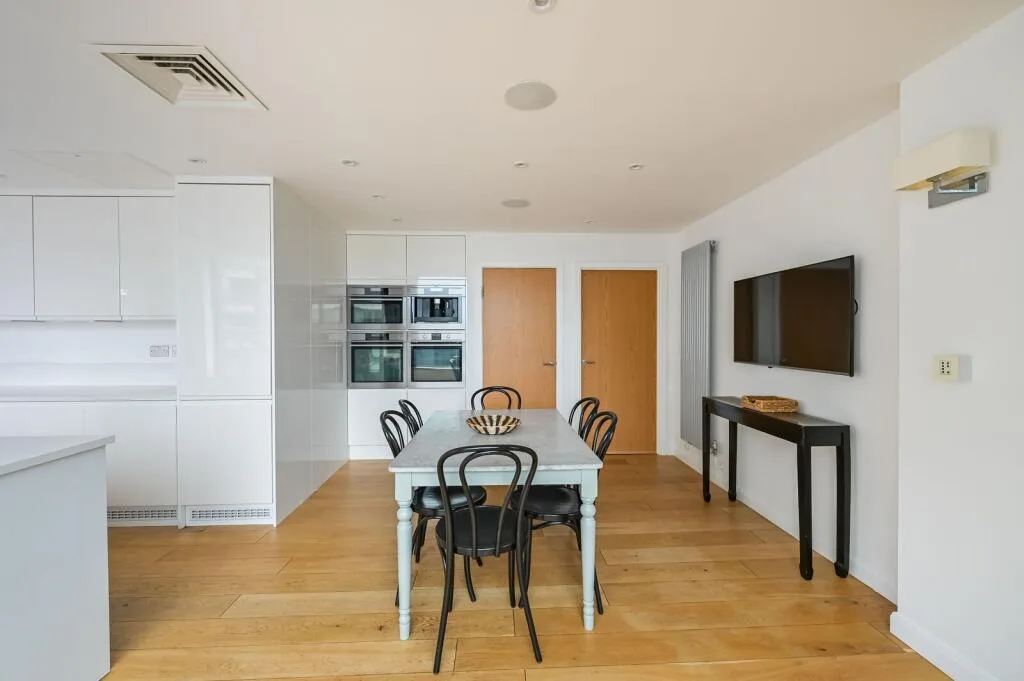 4 bedroom flat for rent
