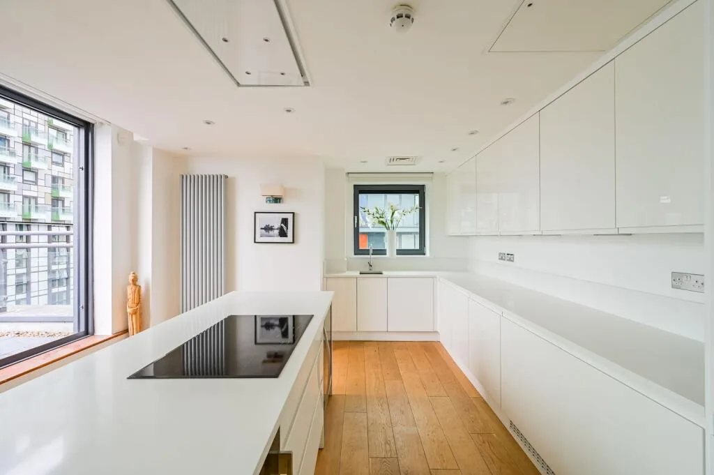 4 bedroom flat for rent