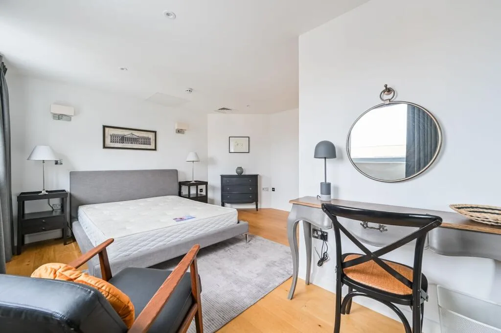 4 bedroom flat for rent