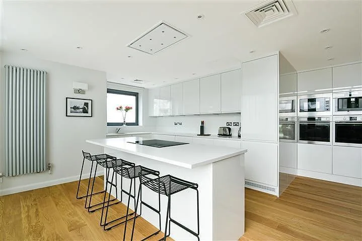 4 bedroom flat for rent