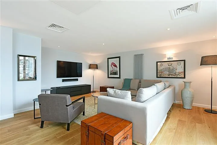 4 bedroom flat for rent
