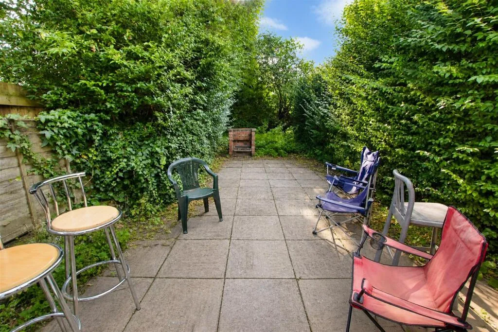7 bedroom terraced house for rent