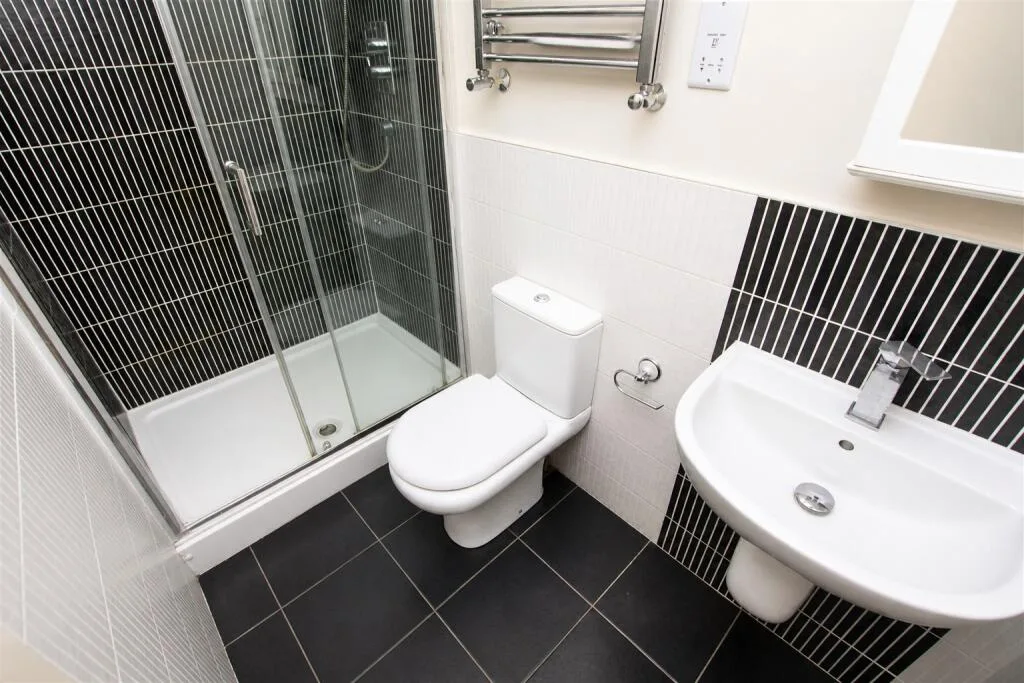 7 bedroom terraced house for rent