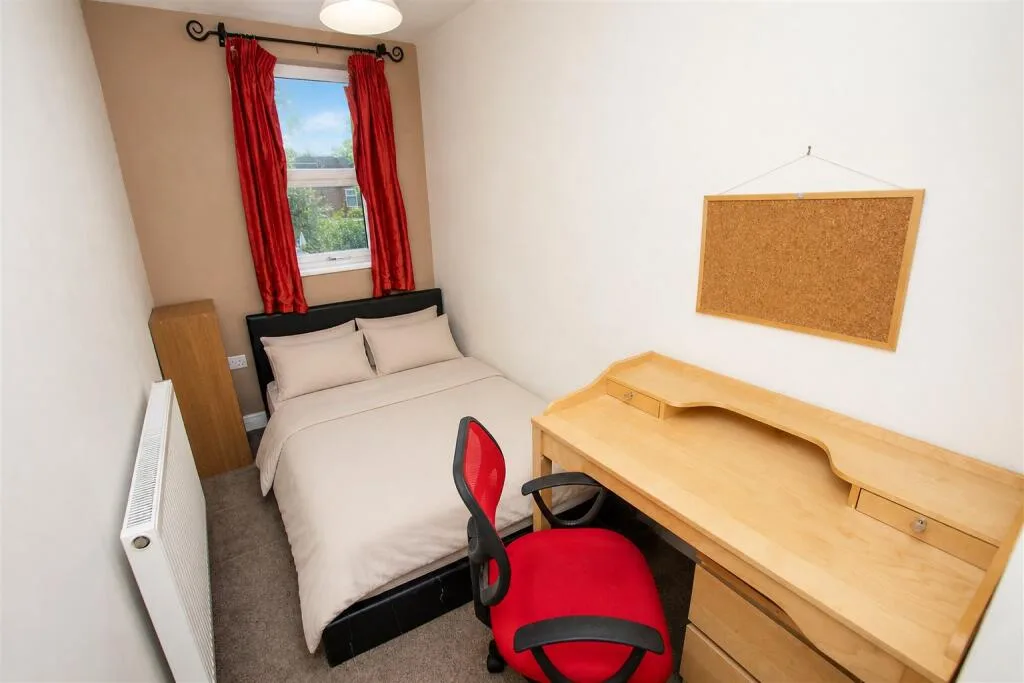 7 bedroom terraced house for rent