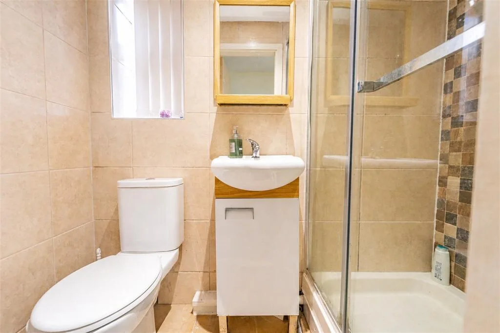 6 bedroom house for rent
