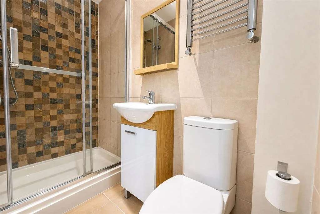 6 bedroom house for rent