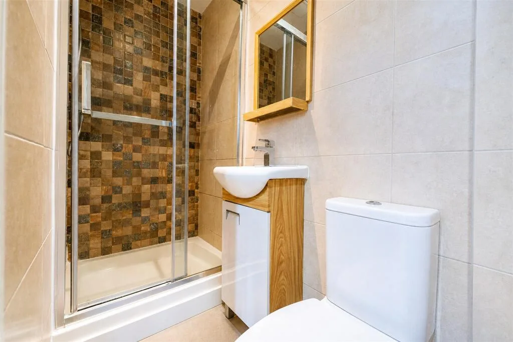 6 bedroom house for rent