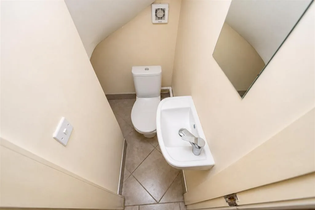 6 bedroom house for rent