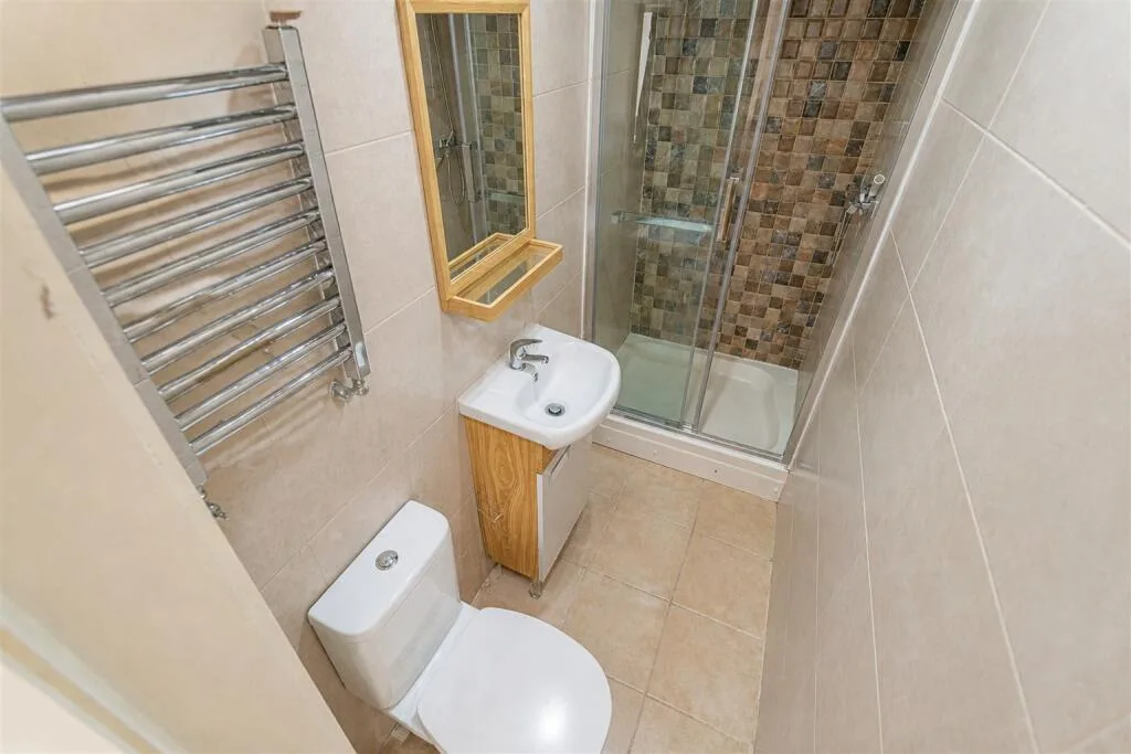 6 bedroom house for rent