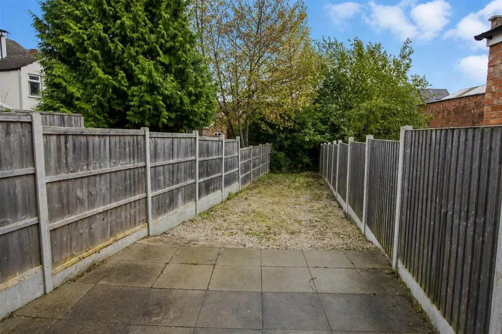 6 bedroom house for rent