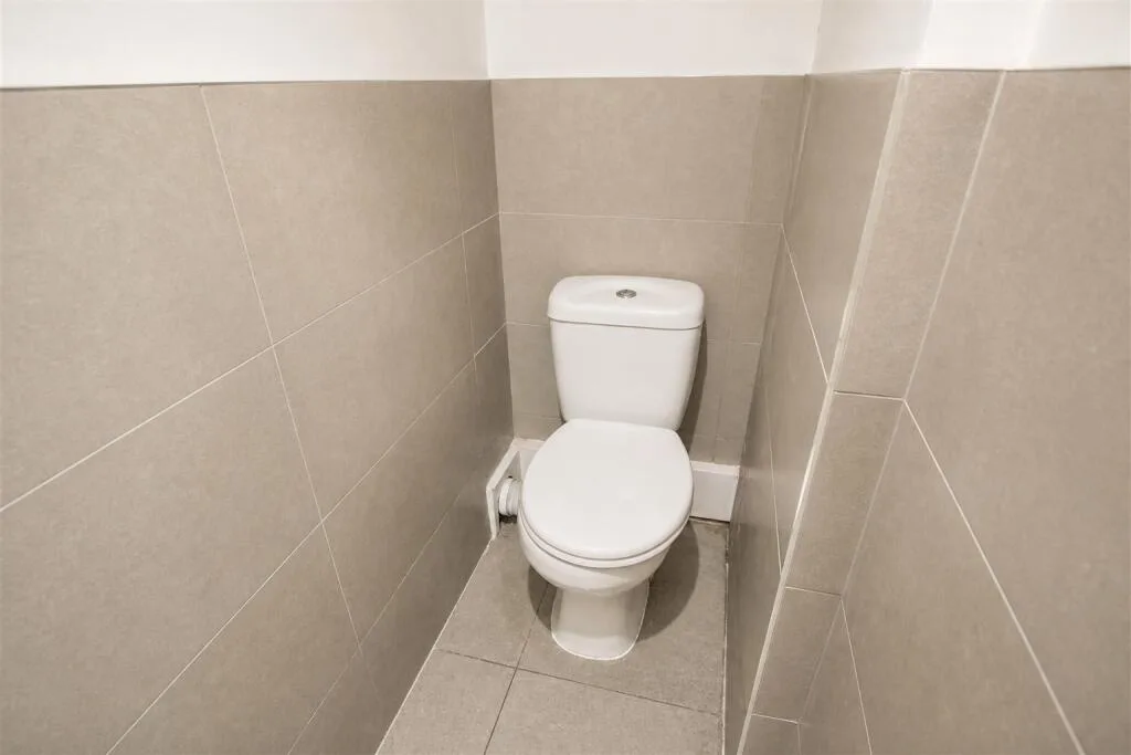 6 bedroom house for rent