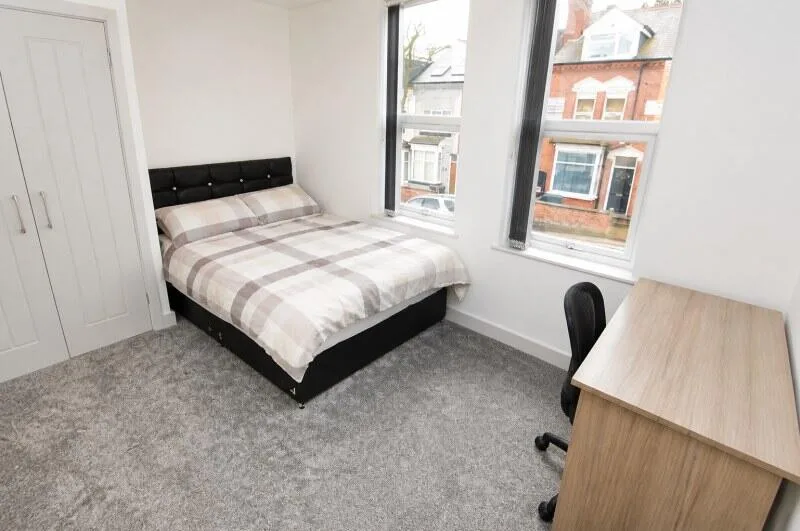 6 bedroom house for rent