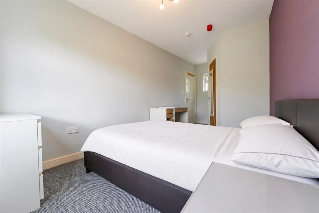 5 bedroom house for rent