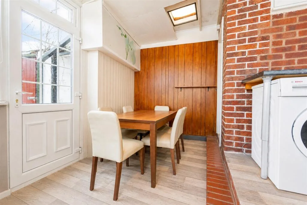 5 bedroom house for rent