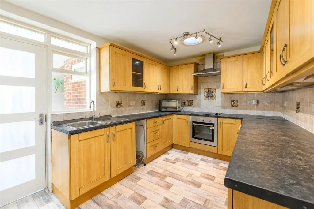 5 bedroom house for rent