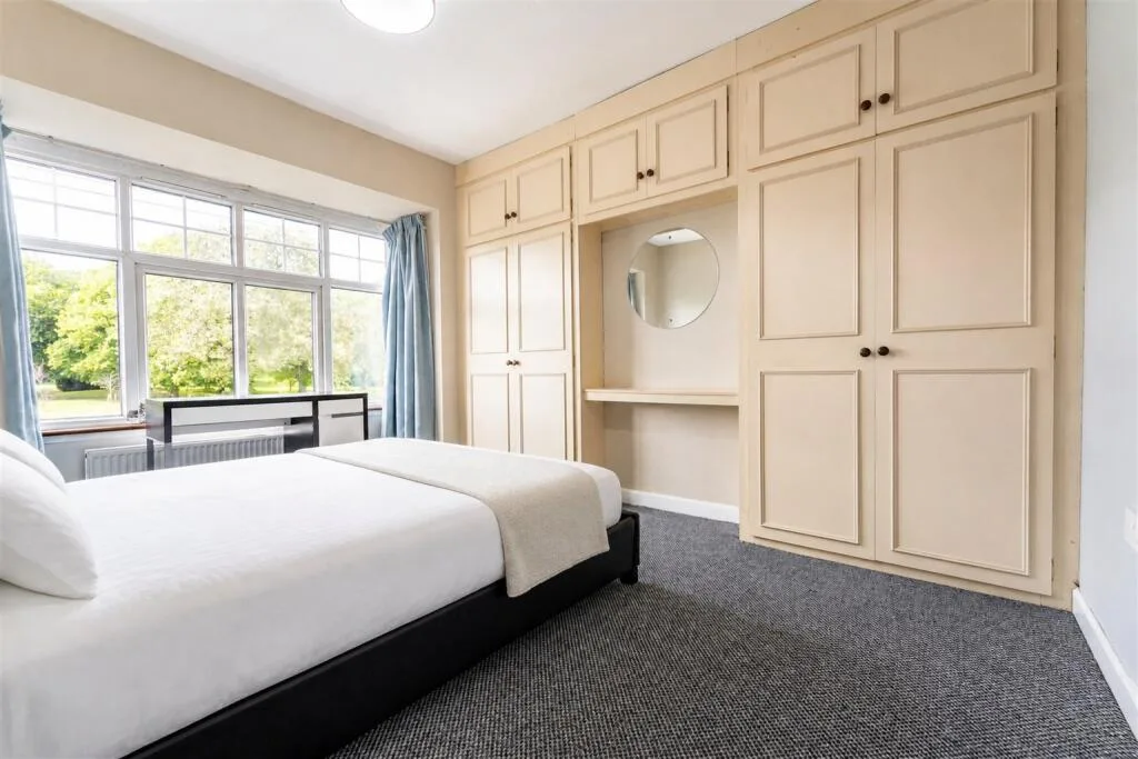 5 bedroom house for rent