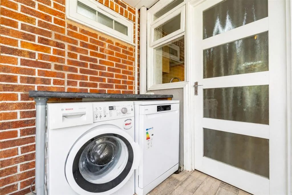 5 bedroom house for rent